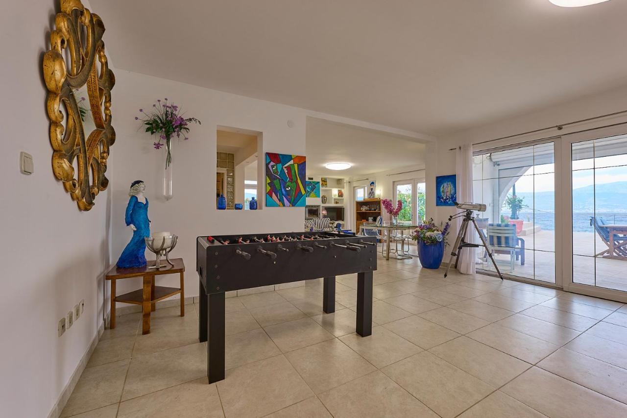 Villa Unique Sur La Plage Pour Des Vacances Inoubliables En Famille Ou Entre Amis Pour 10 Personnes Слатине Екстер'єр фото
