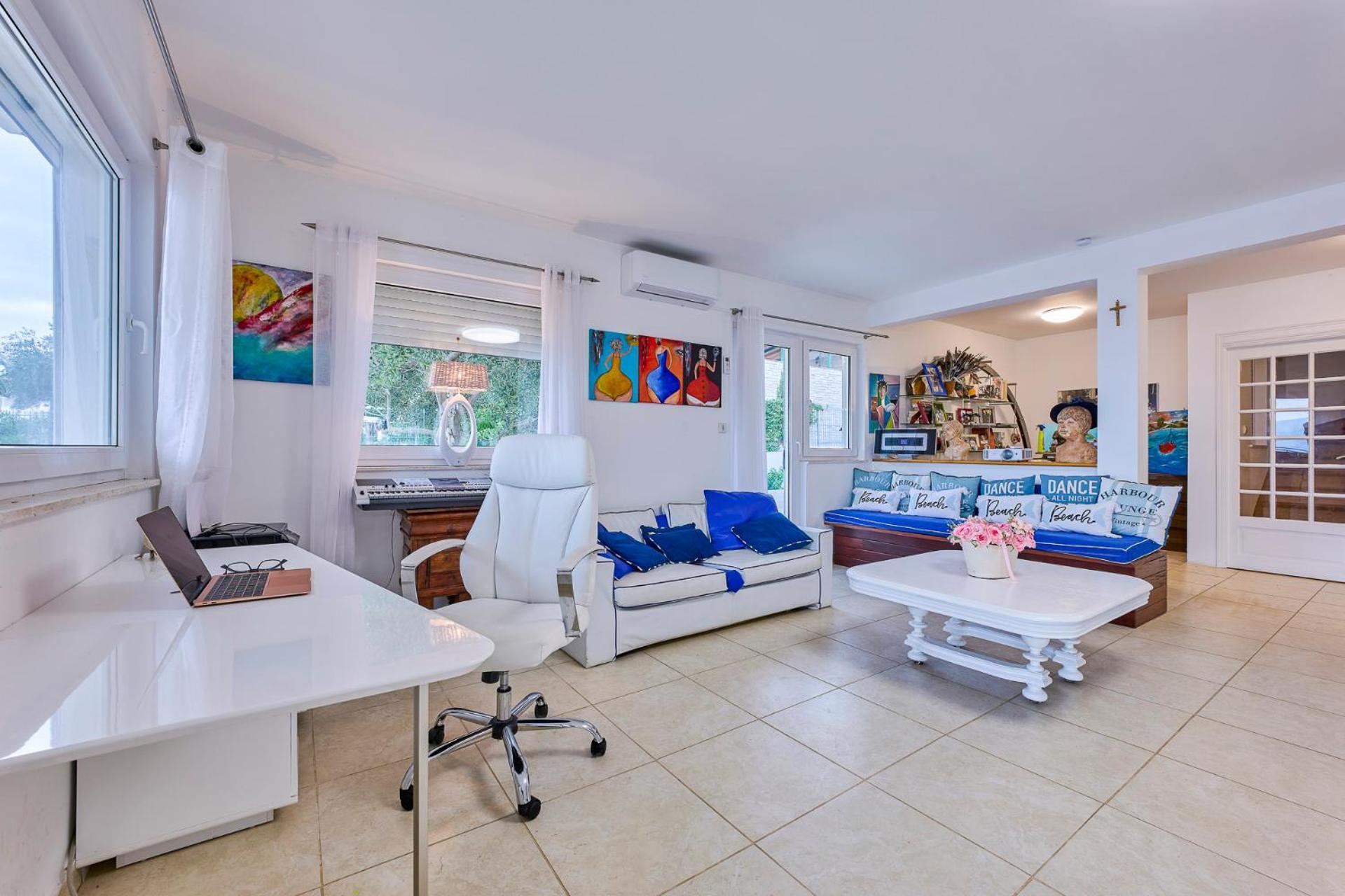 Villa Unique Sur La Plage Pour Des Vacances Inoubliables En Famille Ou Entre Amis Pour 10 Personnes Слатине Екстер'єр фото