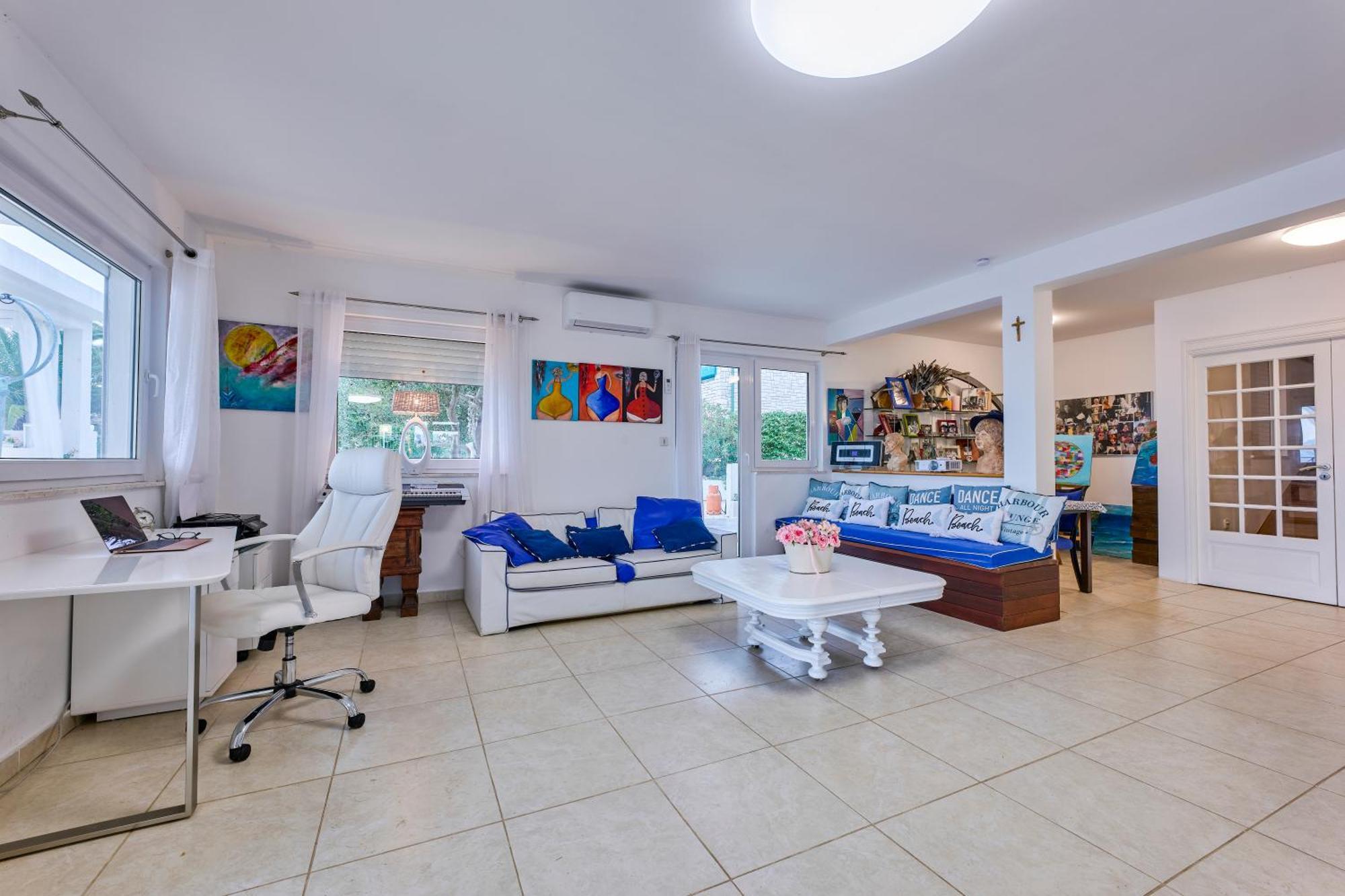 Villa Unique Sur La Plage Pour Des Vacances Inoubliables En Famille Ou Entre Amis Pour 10 Personnes Слатине Екстер'єр фото